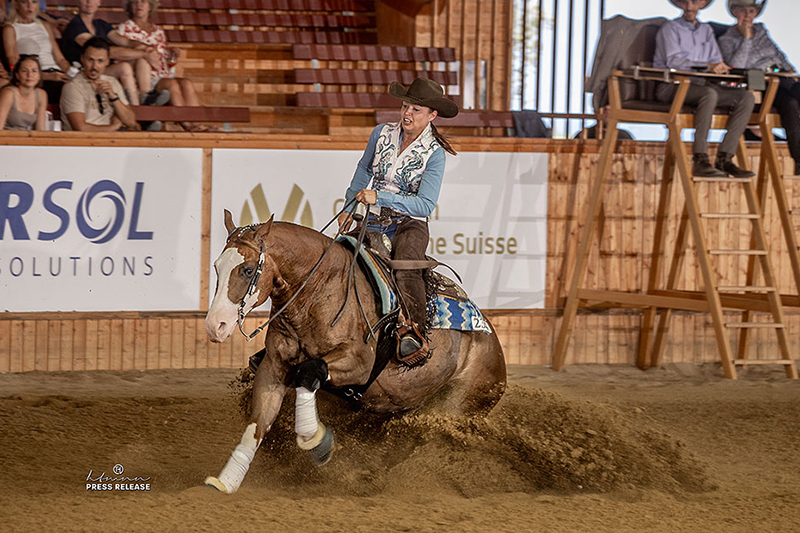 Ann Fonck rijdt Colonels Whize Gun naar EAC Open Champion titel