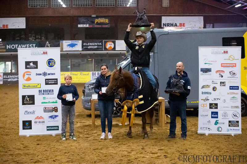 MDH Snap In Town and Touroute Thomas L4 Open Futurity Champion